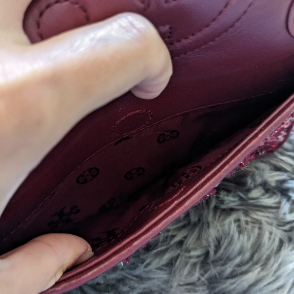 Tory Burch Crossbody Handbag. - Picture 6 of 15